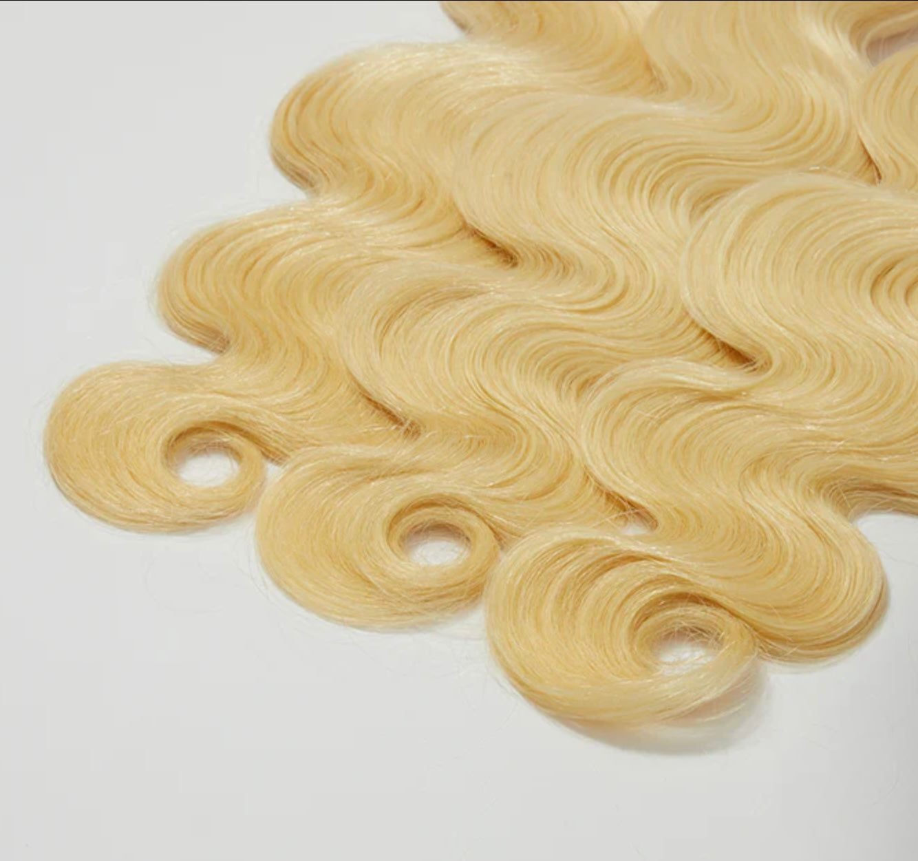#613 Raw Blonde Body Wavy Bundle